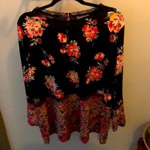 Susan Graver wrinkle resistant floral top